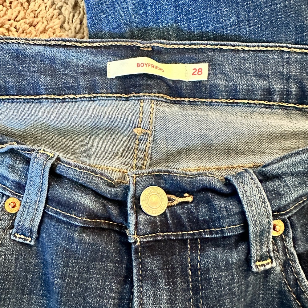 Levi’s Women’s Boyfriend Jeans - Picture 4 of 4